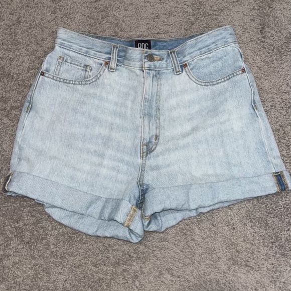 BDG Denim High Rise Mom Shorts - Picture 2 of 2